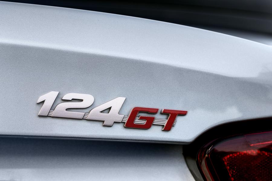 Логотип Abarth 124 GT 70esimo Anniversario (348) 2019 года  (фото 8 из 22)